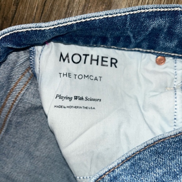 Mother Superior denim jeans- The Tomcat in playing with scissors - Picture 4 of 5